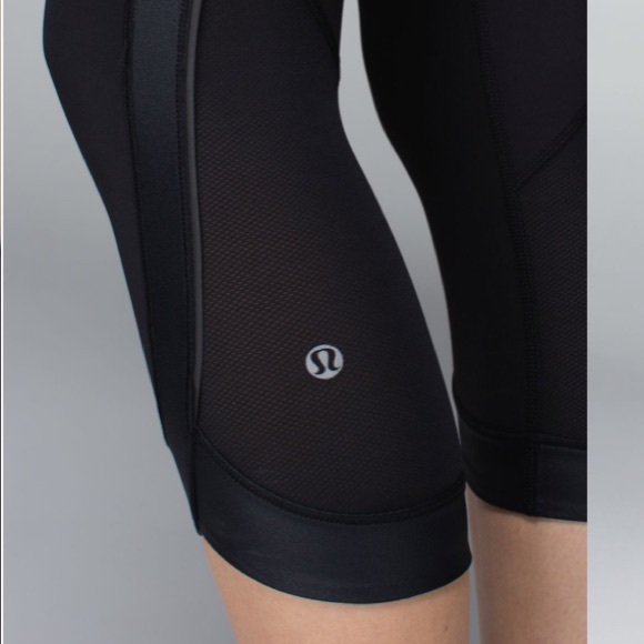 Used Lululemon Chase me Chop black 6 legging pants tights - Picture 5 of 8